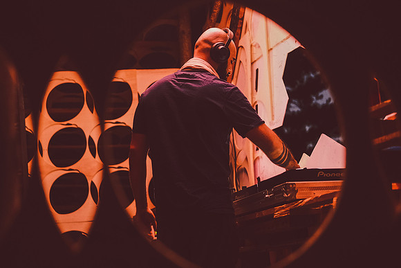 a_XT46342