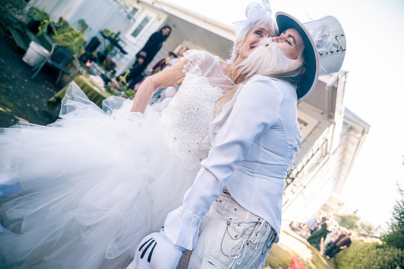 Angie LC-40296