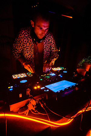 _XT49727