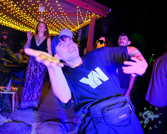 a_XT41051